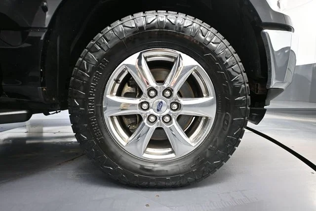 Used 2019 Black Ford XLT image 17
