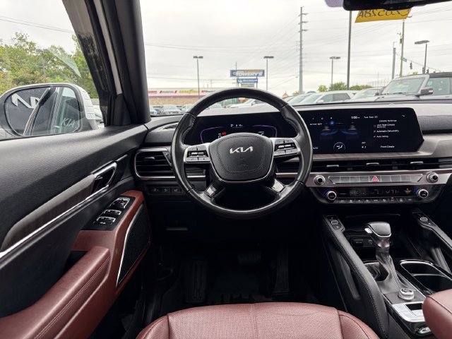 Certified Used 2024 White Pearl Kia EX image 4