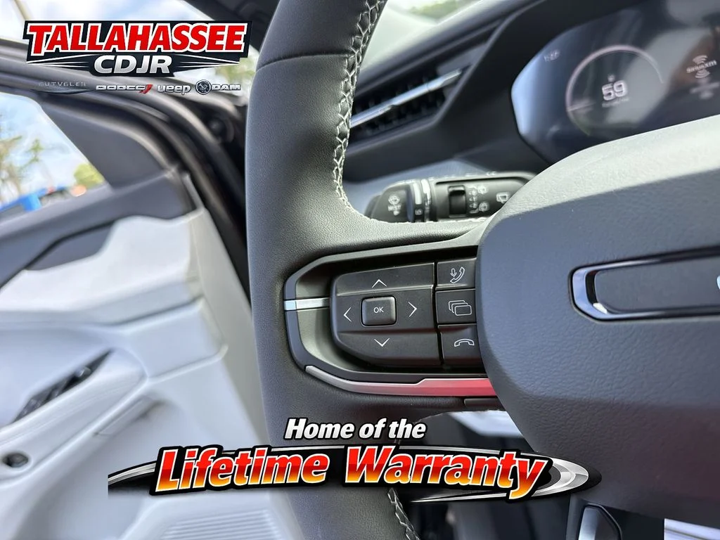 New 2026 Diamond Black Crystal Pearlcoat Jeep Laredo image 15