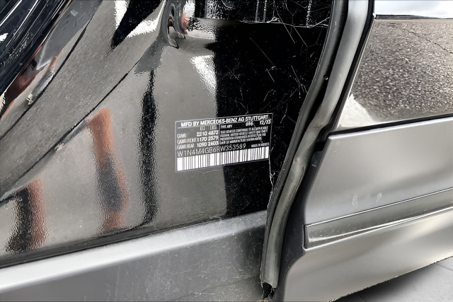 Used 2024 Black Mercedes-Benz GLB 250 image 28