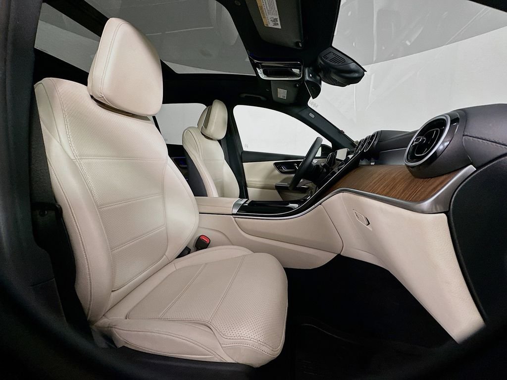 Certified Used 2024 Black Mercedes-Benz GLC 300 image 27