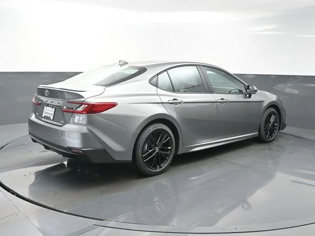 Used 2026  Toyota SE image 7