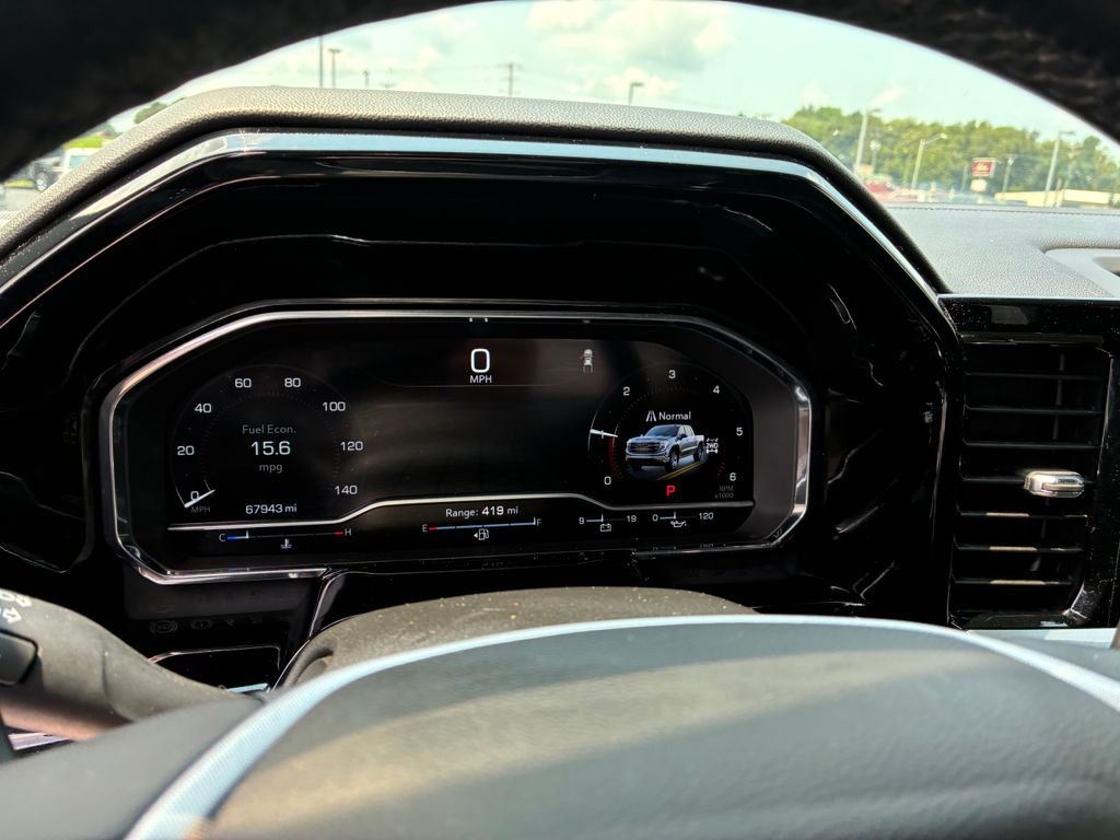 Used 2023 White GMC SLT image 11
