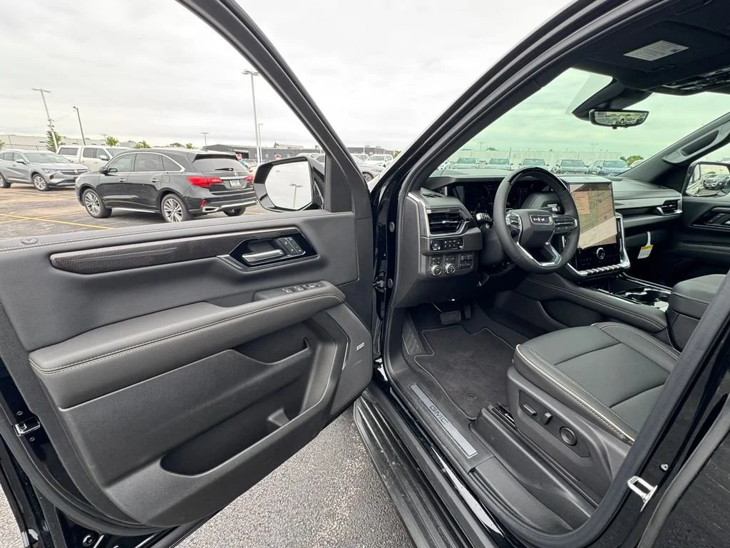 New 2026 Onyx Black GMC Elevation image 15