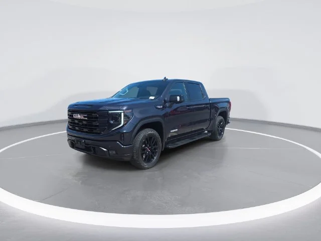 Used 2025 Silver GMC Elevation image 4