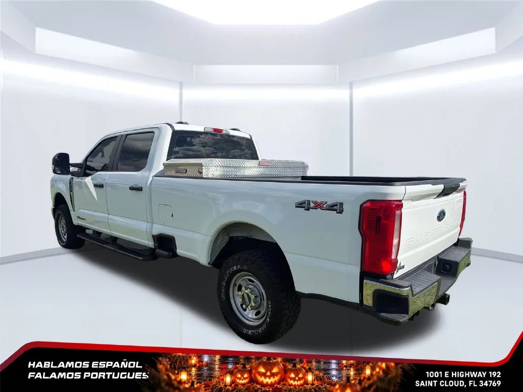 Used 2023 White Ford XL image 3