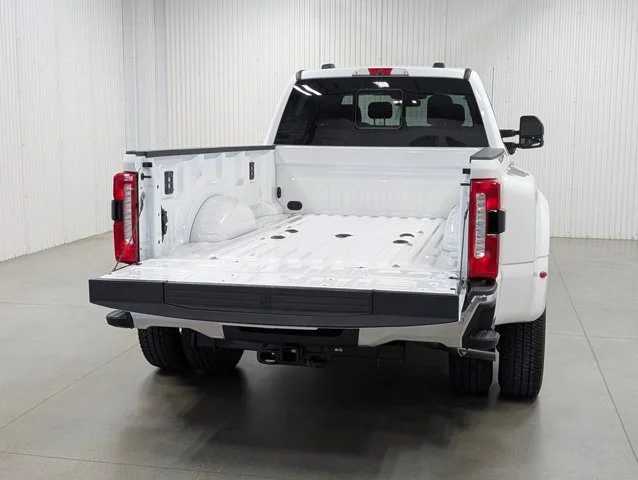 New 2026 Star White Metallic Tri-Coat Ford F-350® King Ranch® image 68