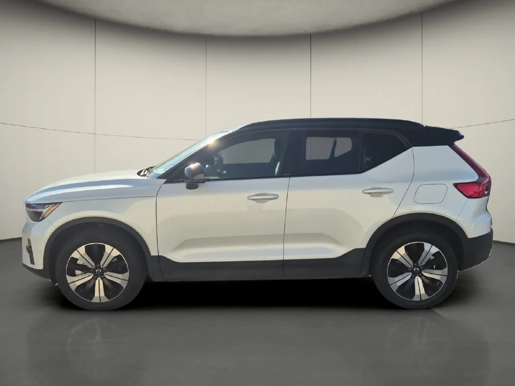 Used 2023 White Volvo Twin Plus image 4