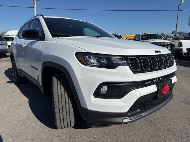 New 2026 Bright White Clear-Coat Exterior Paint Jeep Latitude image 9