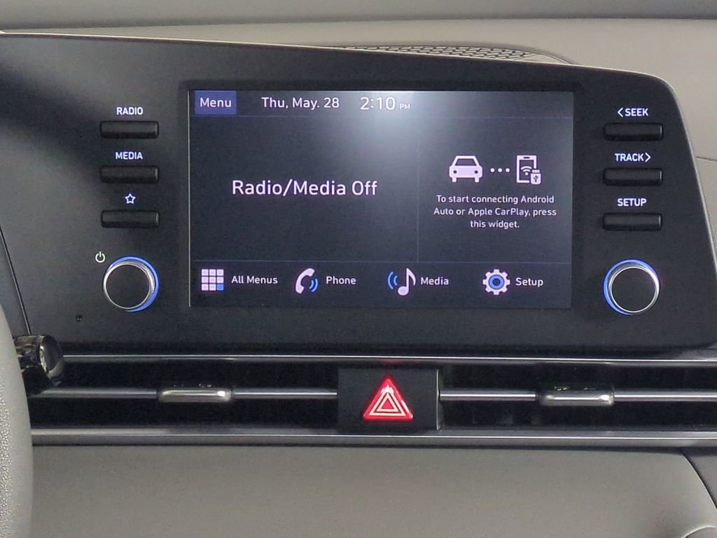 2025 Hyundai Elantra SE - Photo 19