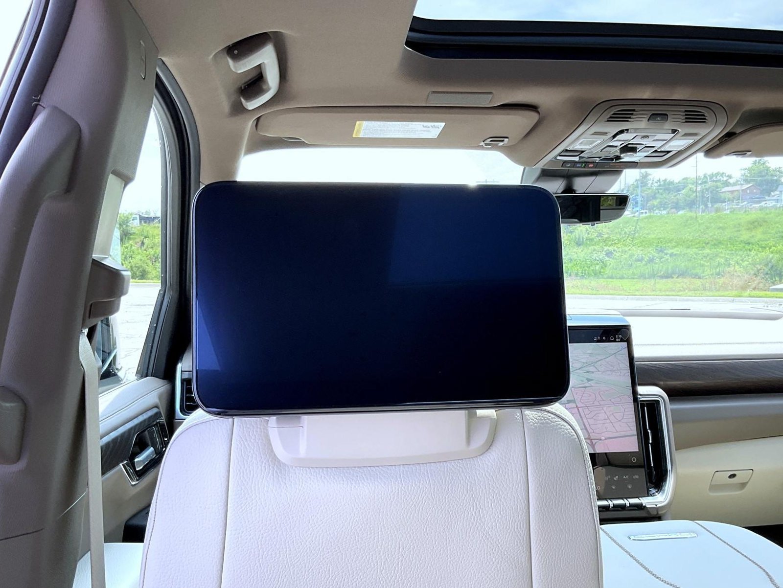 2026 GMC Yukon XL Denali - Photo 21