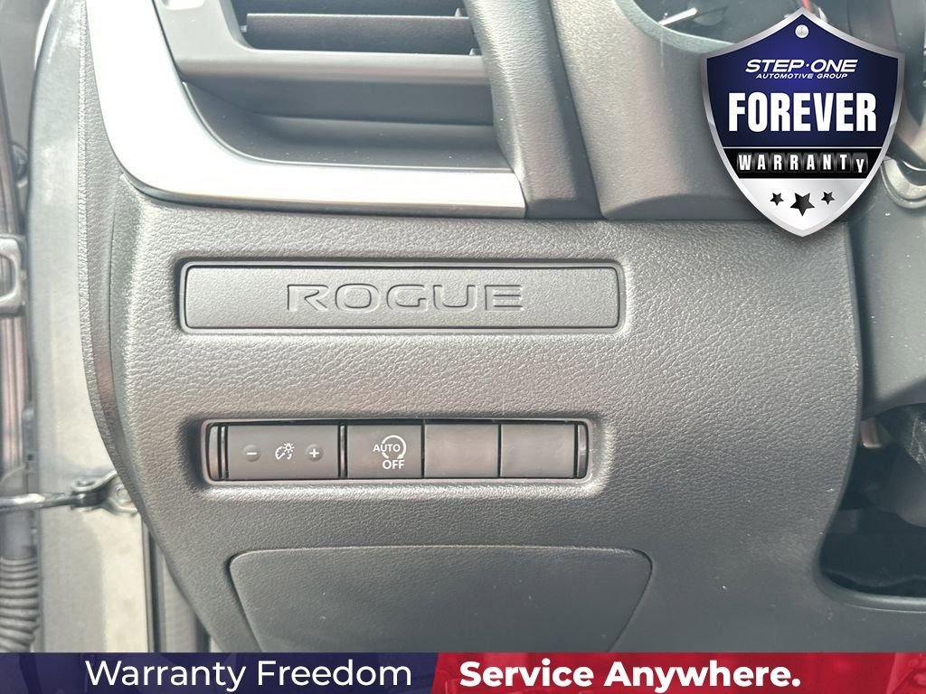 Used 2023 Gray Nissan S image 18
