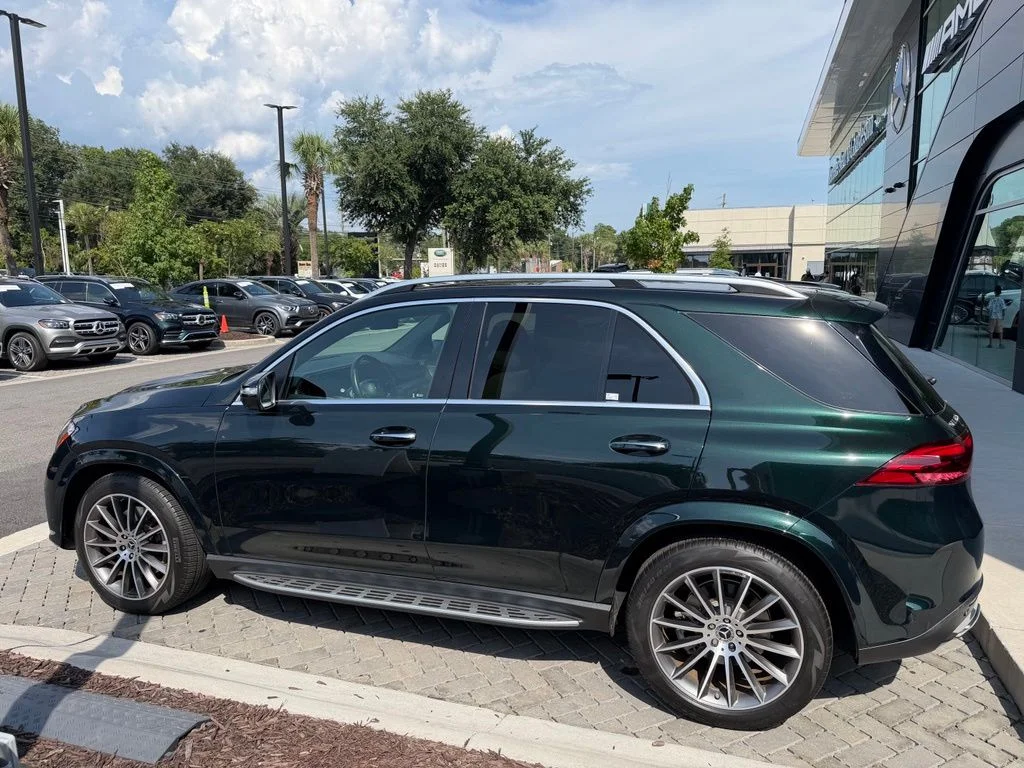 Used 2024 Green Mercedes-Benz GLE 350 image 4
