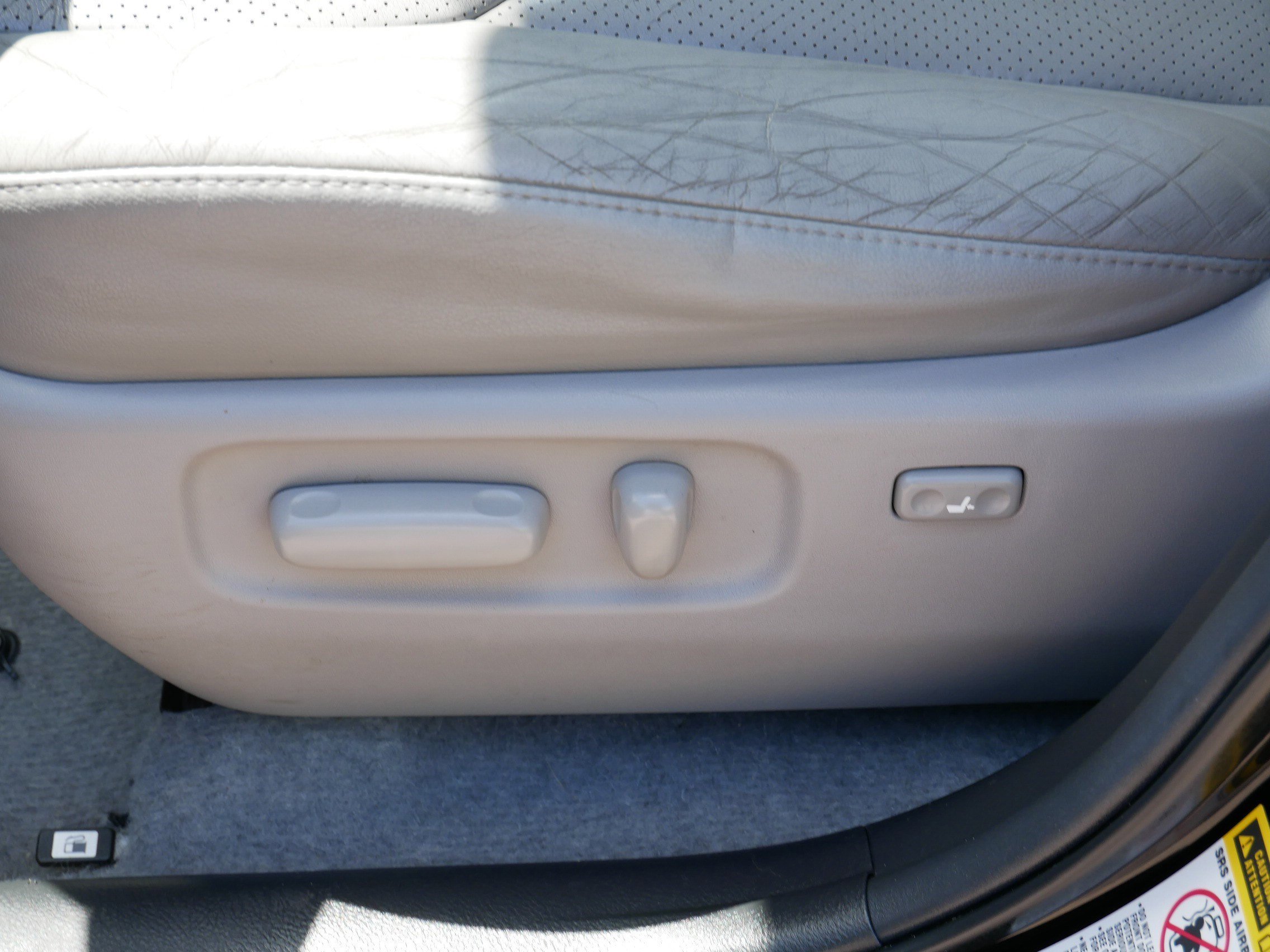 Used 2012 Black Toyota Limited image 19