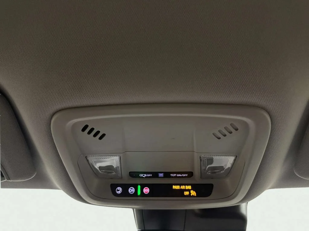 Used 2024 Summit White Chevrolet 1LT image 22