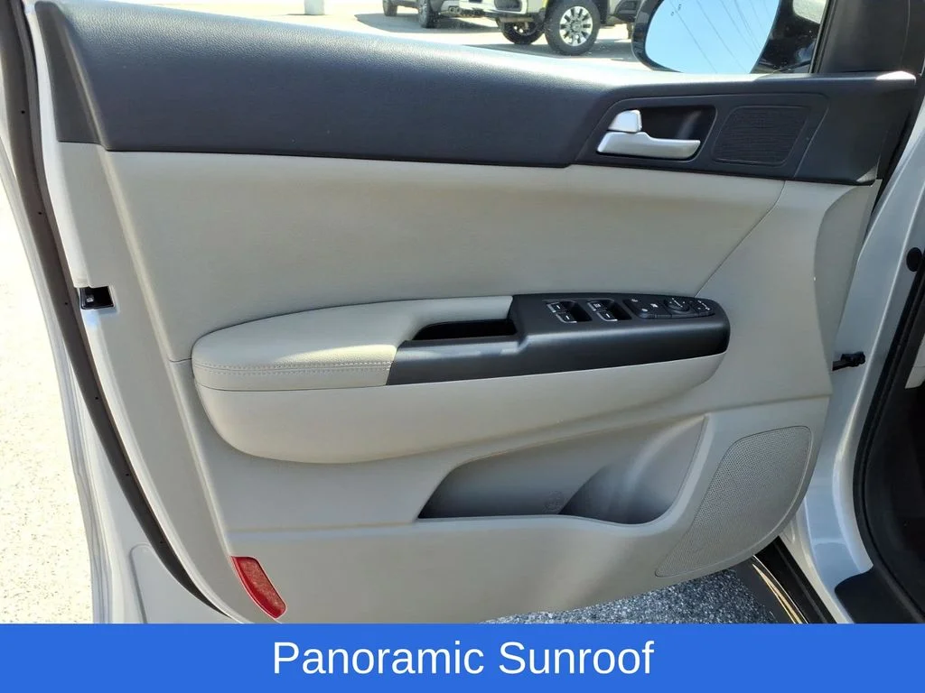 Used 2020 Silver Kia S image 19
