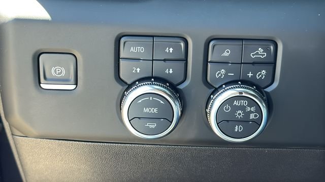 Used 2024 Silver GMC Denali image 24