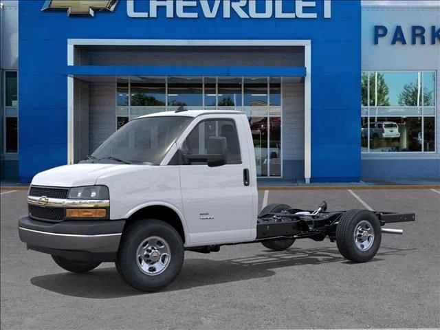 New 2025 Summit White Chevrolet 1WT image 2