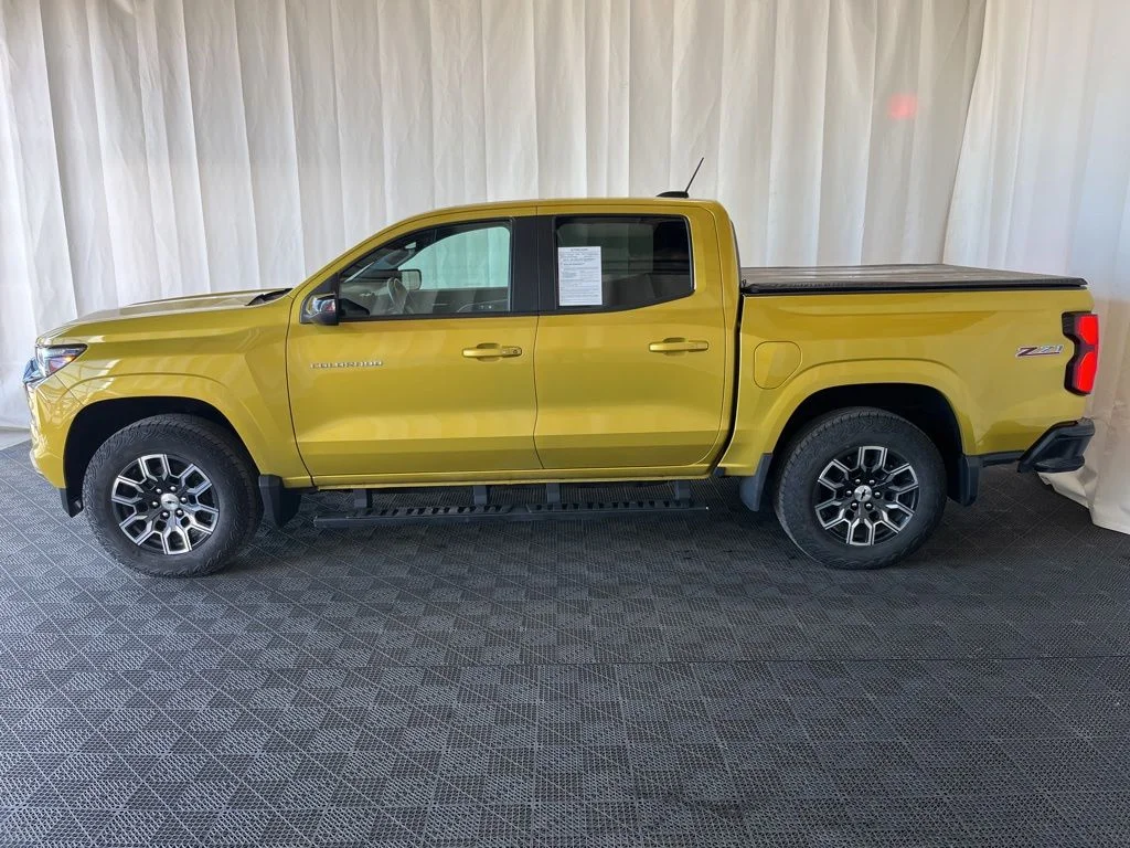 Used 2023 Yellow Chevrolet Z71 image 25