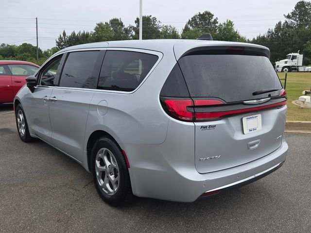 Used 2024 Silver Chrysler Limited image 11