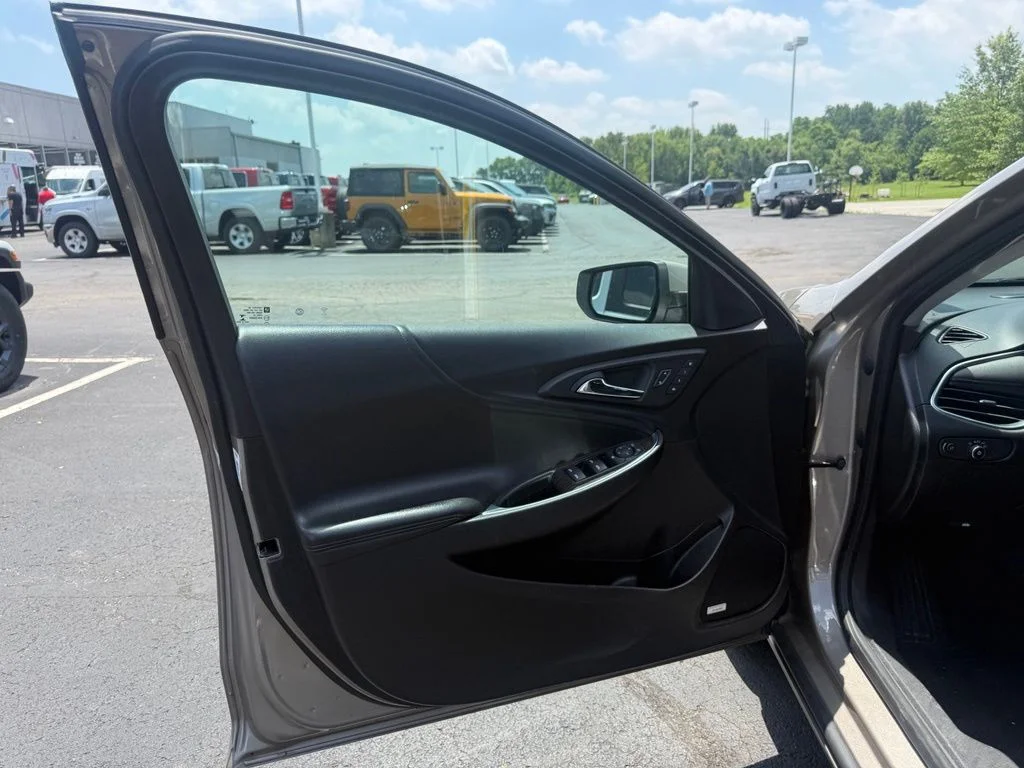 Used 2024 Gray Chevrolet LT image 10