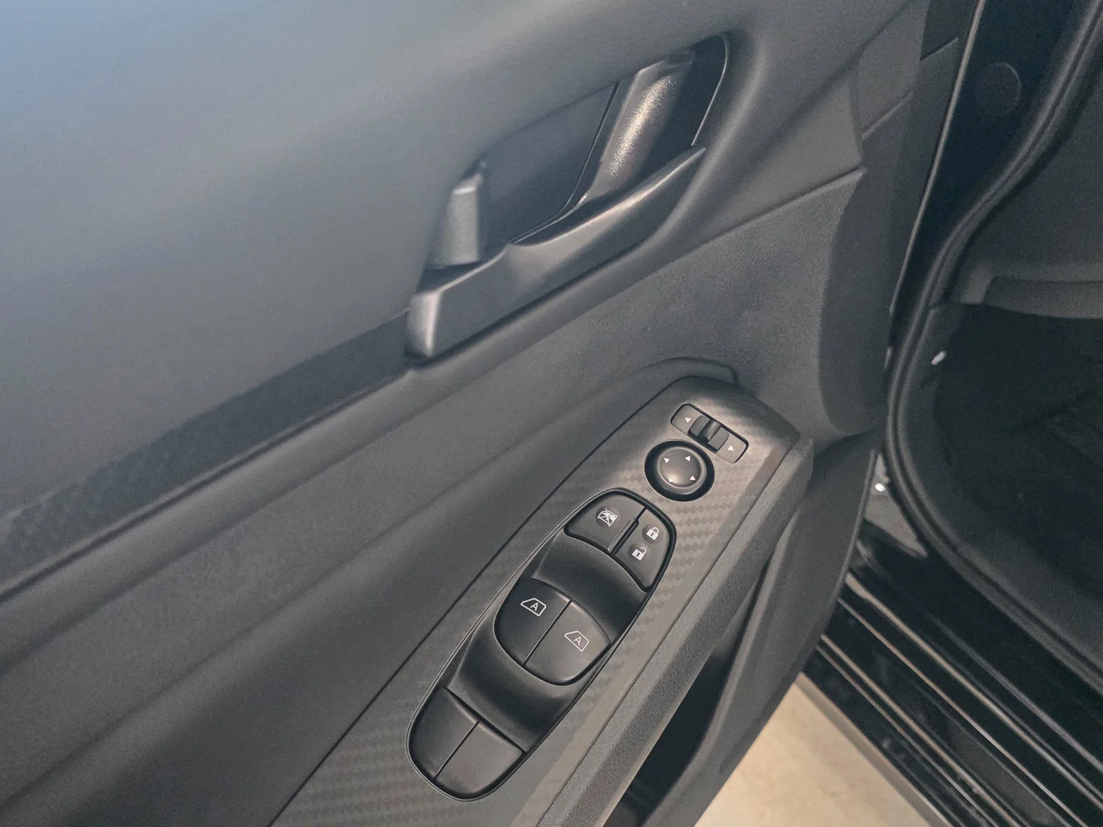 New 2026 Black Nissan 2.5 SV image 18