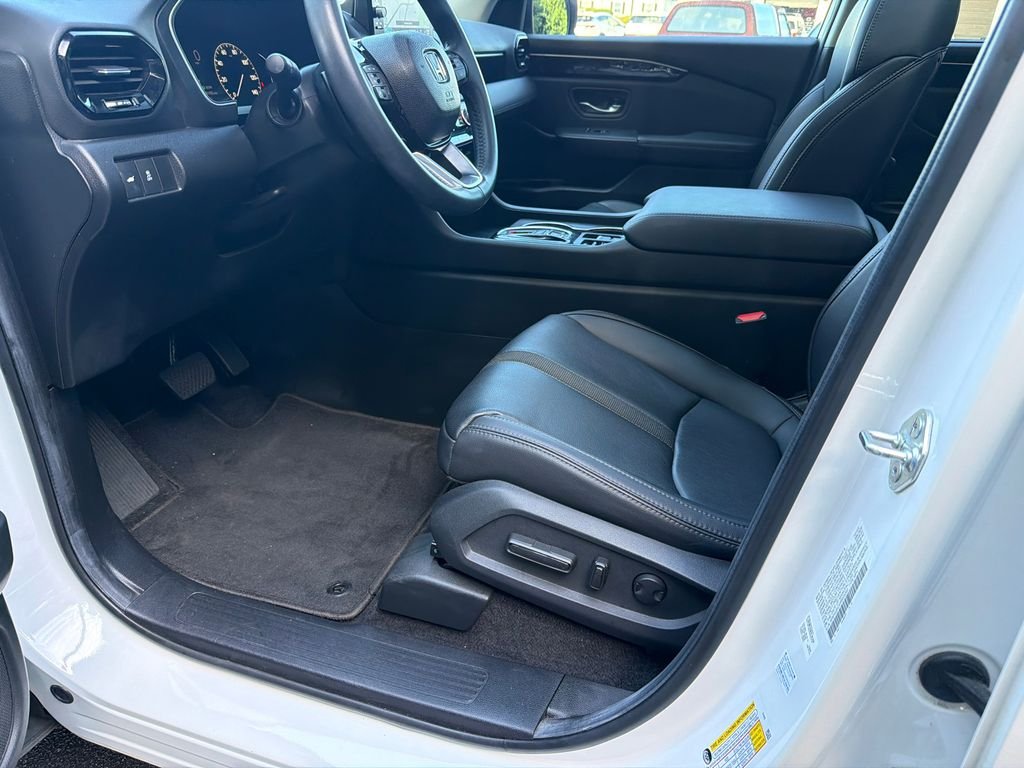 Used 2024 White Honda Touring image 9