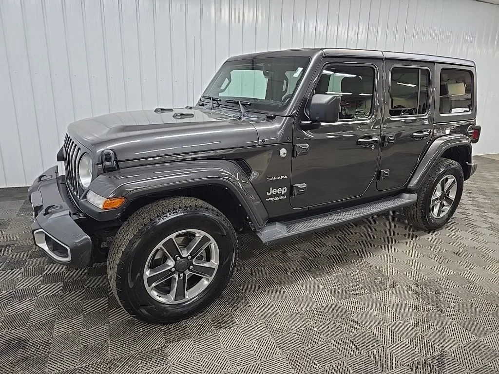 Used 2022 Gray Jeep Unlimited Sahara image 6