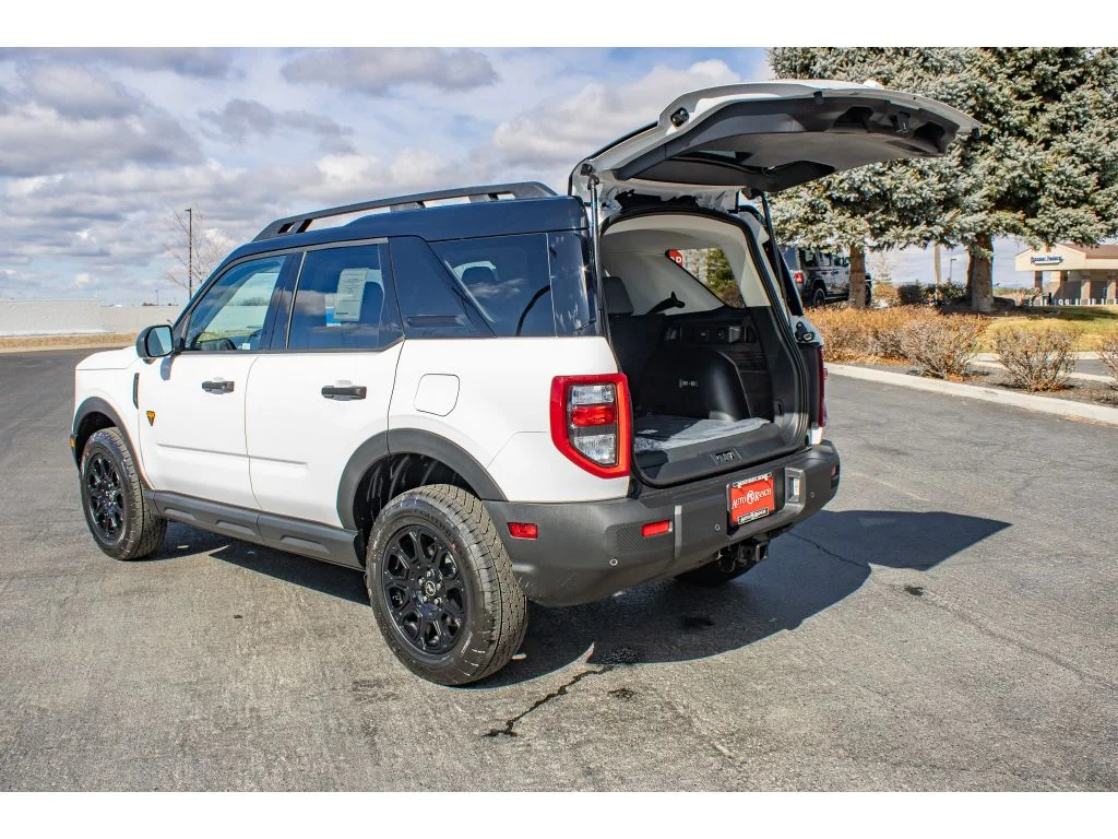 New 2026 OXFORD WHITE Ford Badlands image 9
