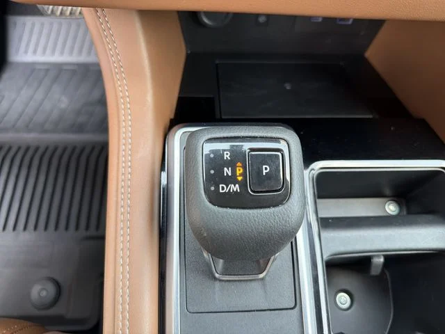 Used 2023 White Nissan Platinum image 20