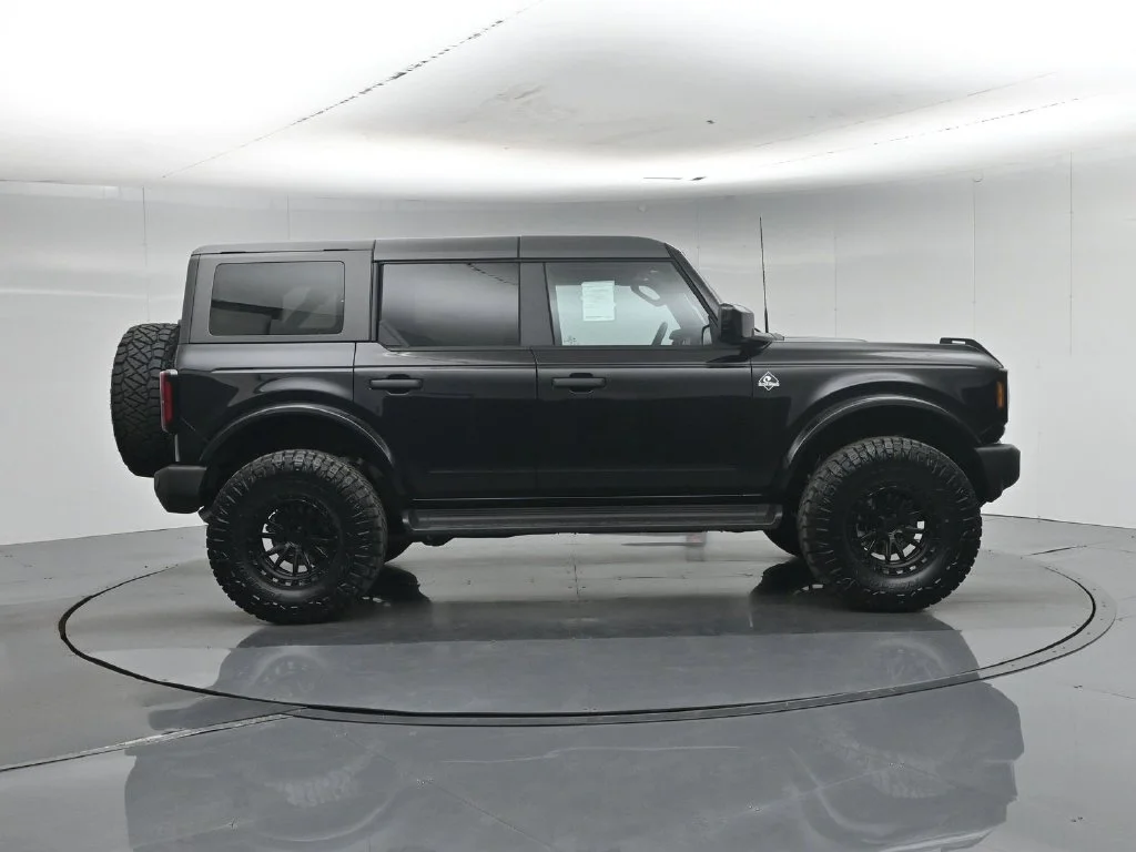 New 2026 Shadow Black Ford Outer Banks image 25