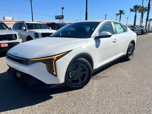 New 2026 White Kia LXS image 3
