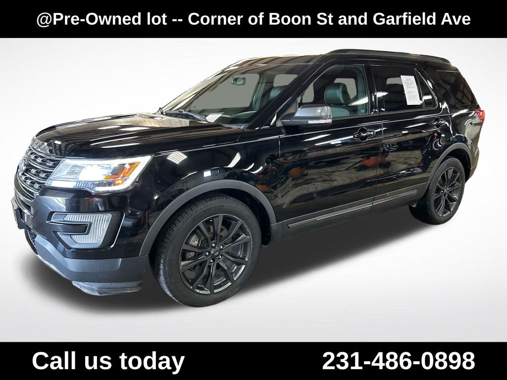 Used 2017 Black Ford XLT image 1