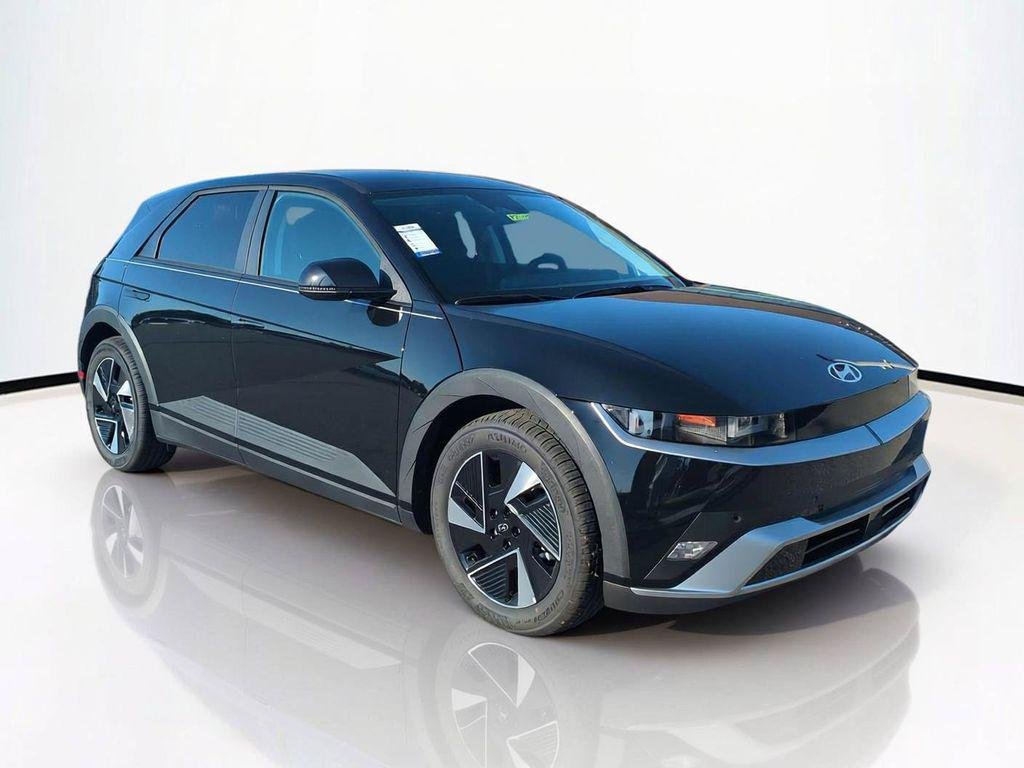 New 2026 Black Hyundai SE Standard Range image 2