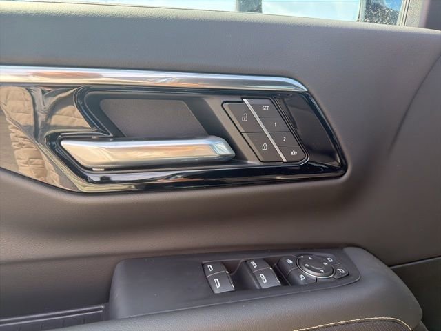 2026 Chevrolet Suburban Premier - Photo 15