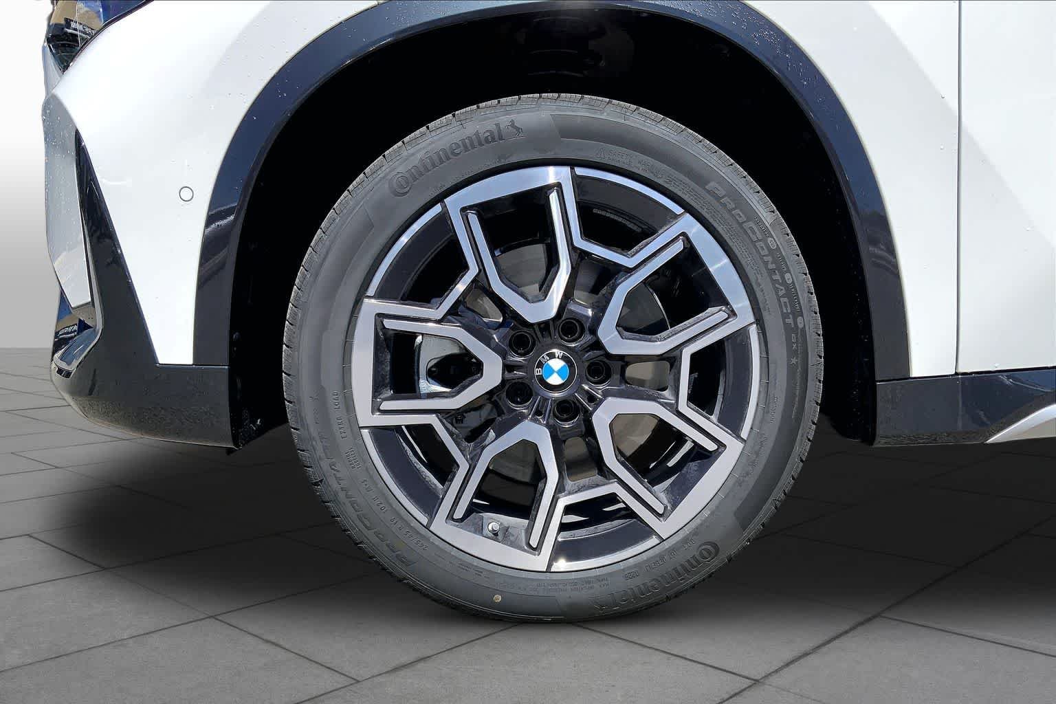New 2026 Alpine White BMW xDrive28i image 11