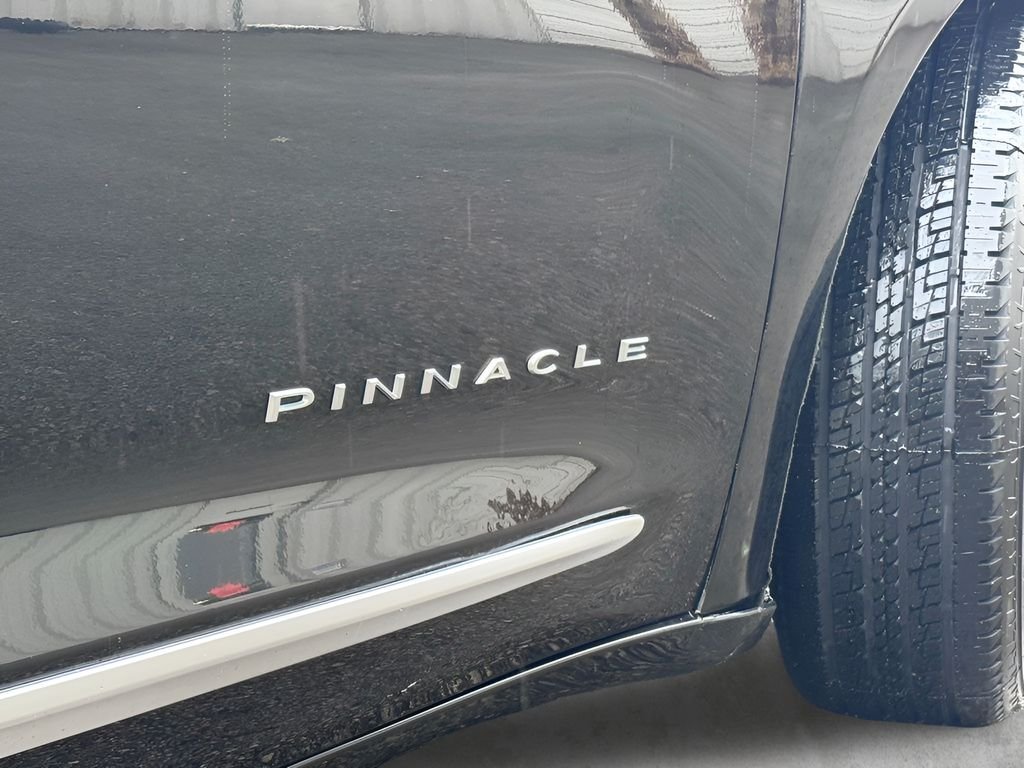 Used 2023 Brilliant Black Crystal Pearlcoat Chrysler Pinnacle image 10