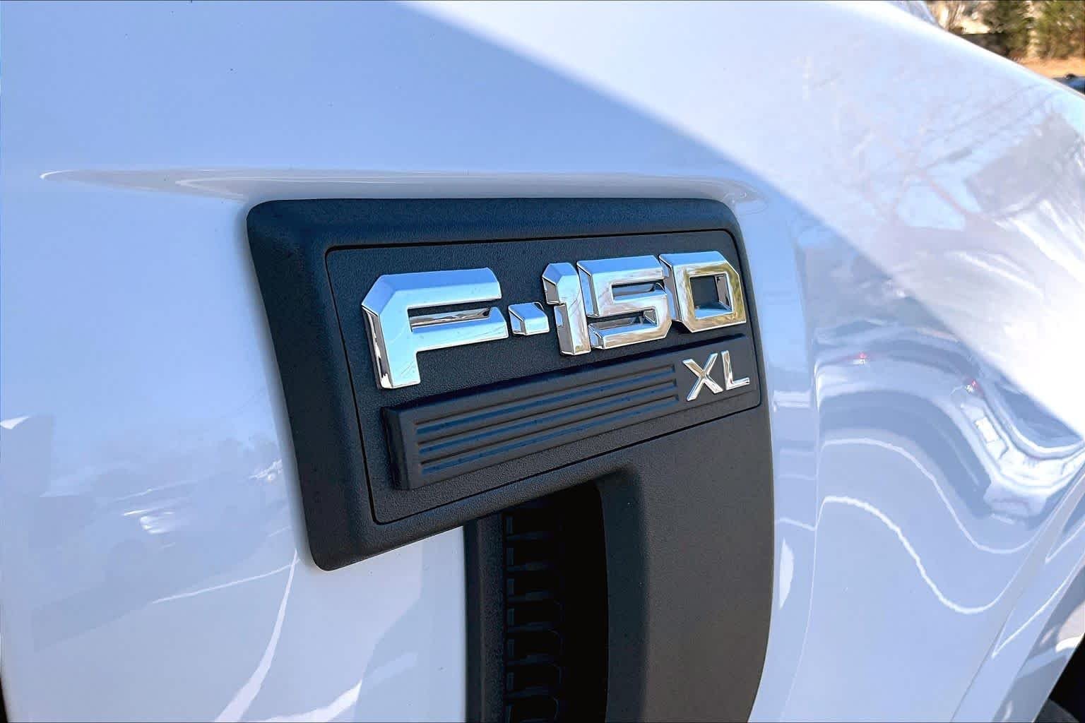 Used 2023 Oxford White Ford XL image 26