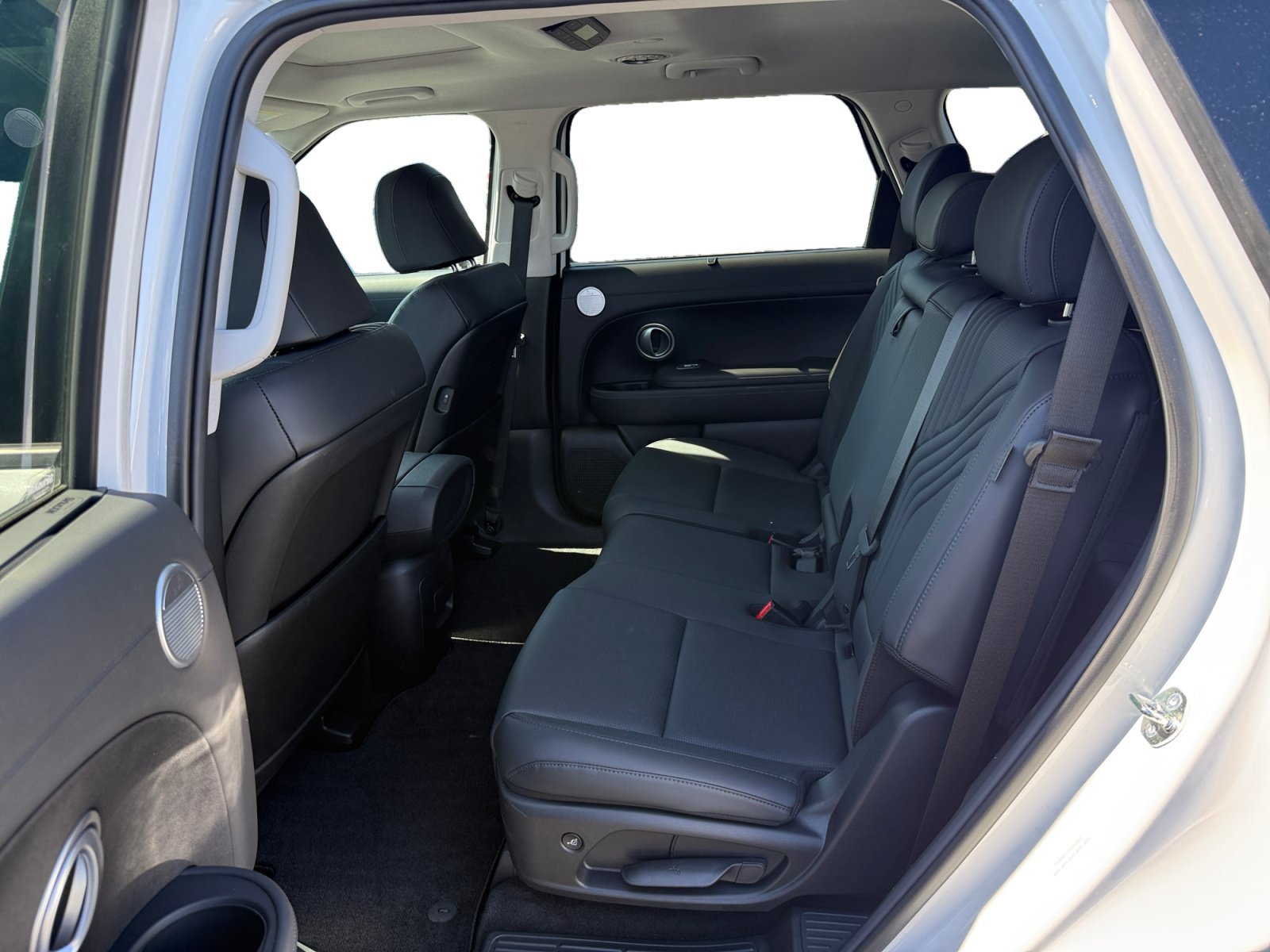 Certified Used 2026 White Pearl Hyundai SEL Premium image 16