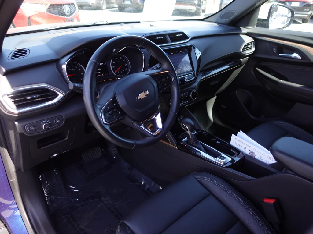 Used 2022 Blue Glow Metallic Chevrolet ACTIV image 11