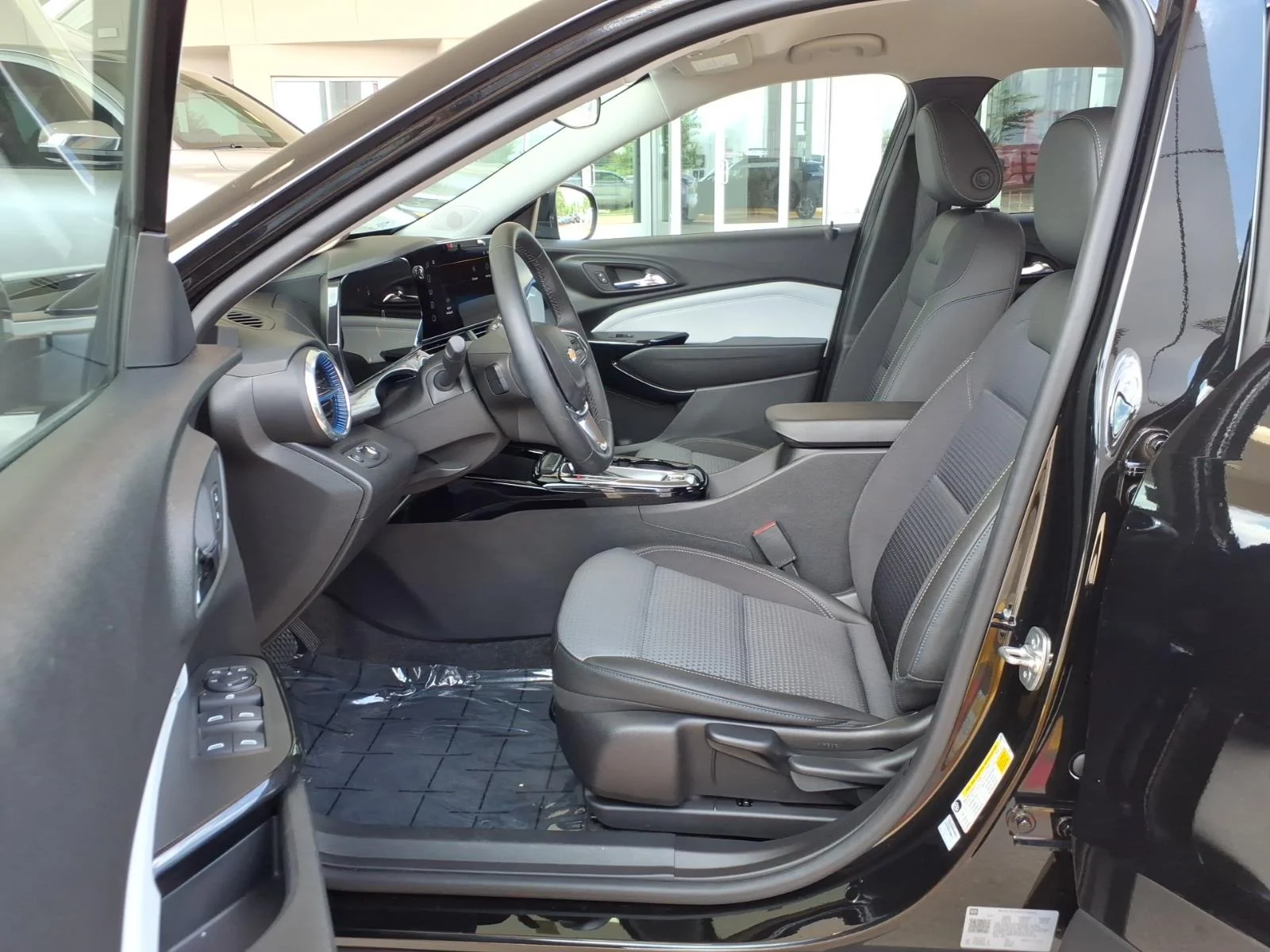 Used 2025 Mosaic Black Metallic Chevrolet LT image 13