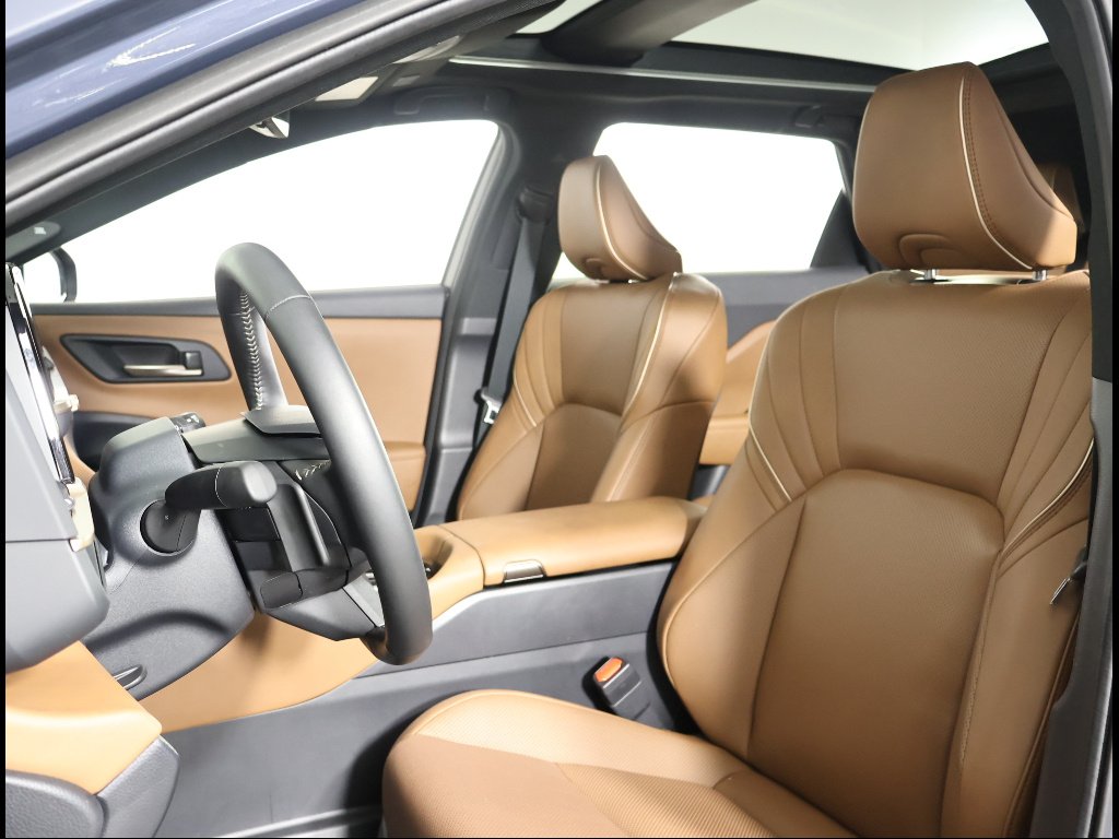 Used 2025 GRAY Toyota Limited image 7