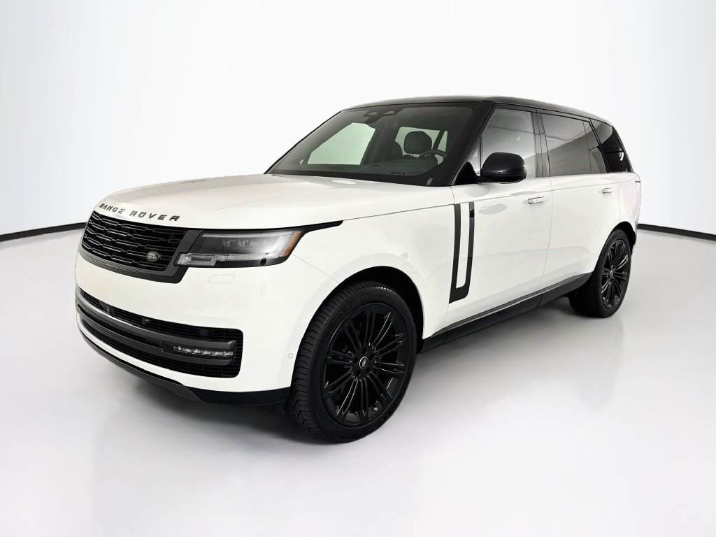 Used 2024 White Land Rover SE image 1