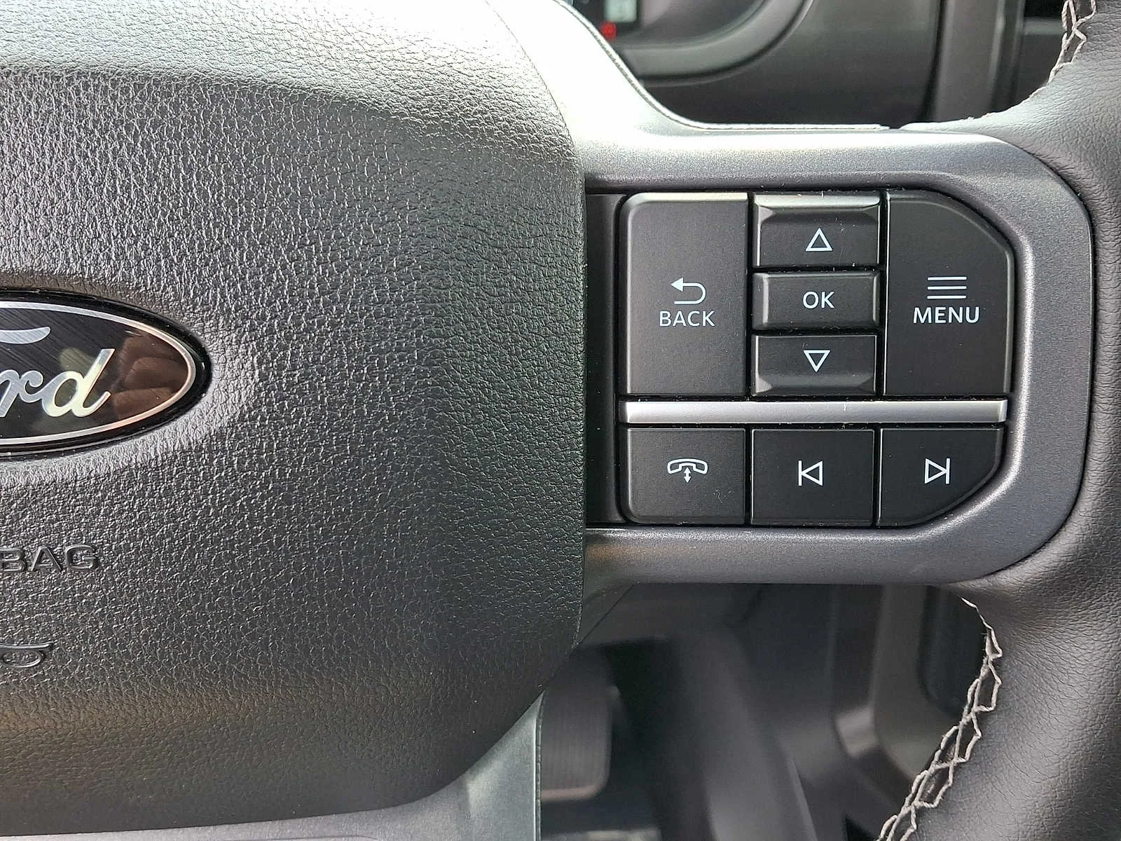 Used 2025 Agate Black Ford LARIAT image 23