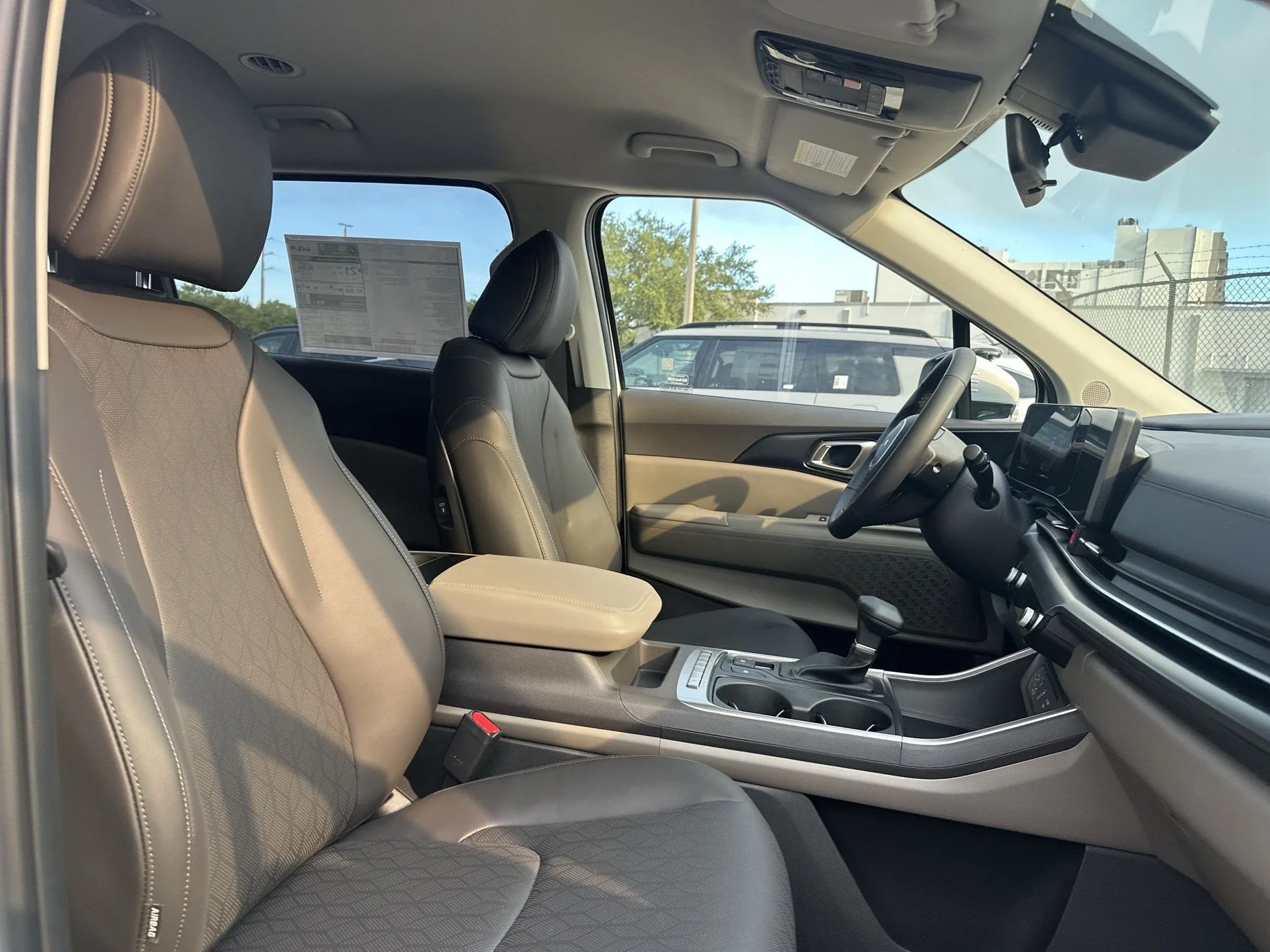 New 2026 White Pearl Kia LXS image 23