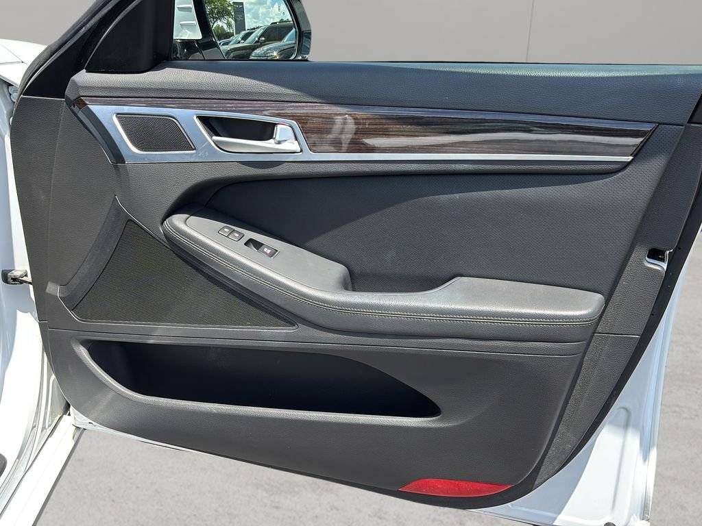 Used 2019 Casablanca White Genesis 3.8 image 33