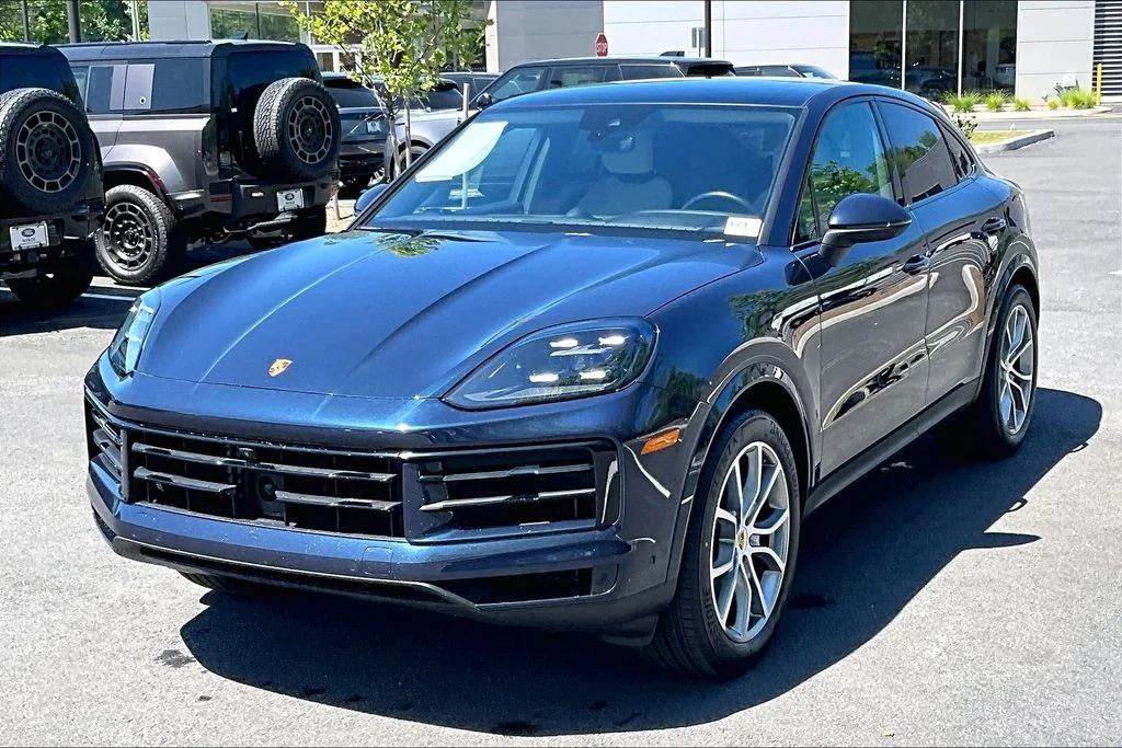 2024 Porsche Cayenne -'s photo