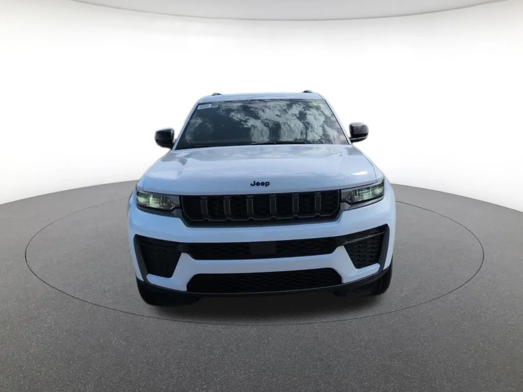 New 2026 White Jeep Altitude image 14