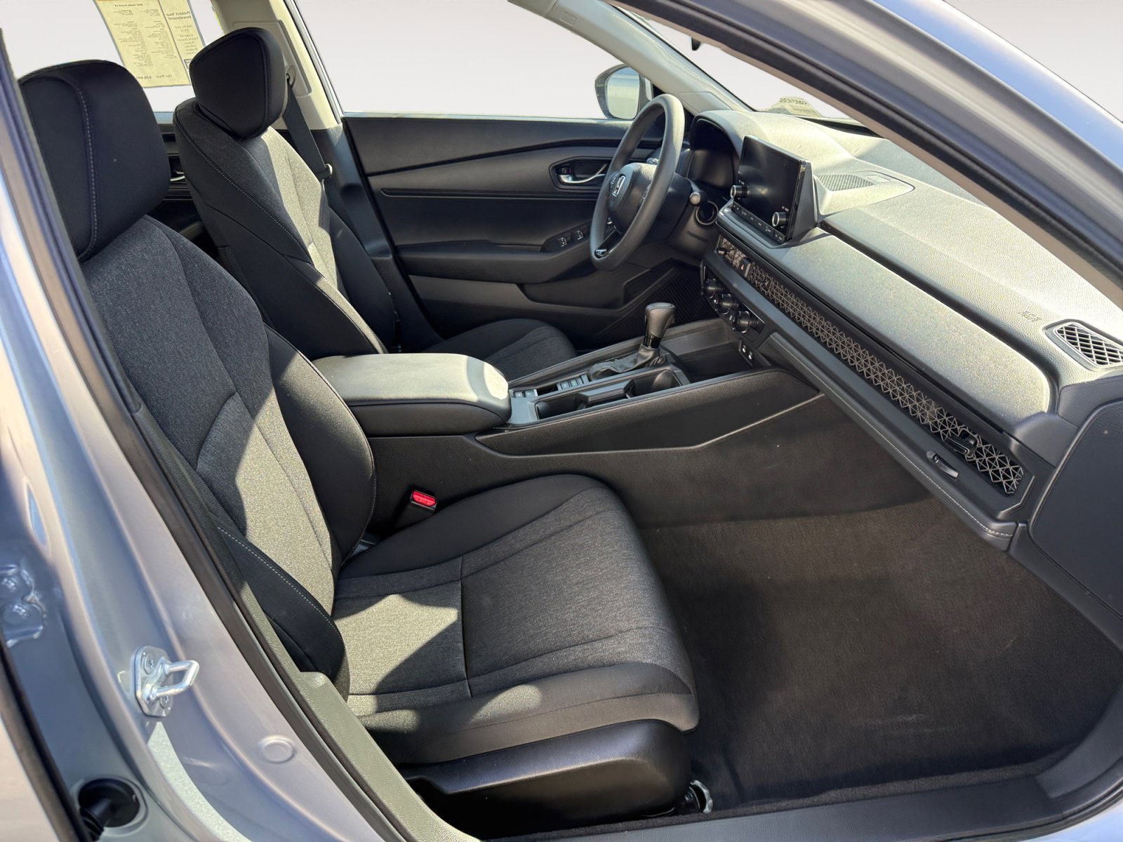 Used 2025 Solar Silver Metallic Honda LX image 19