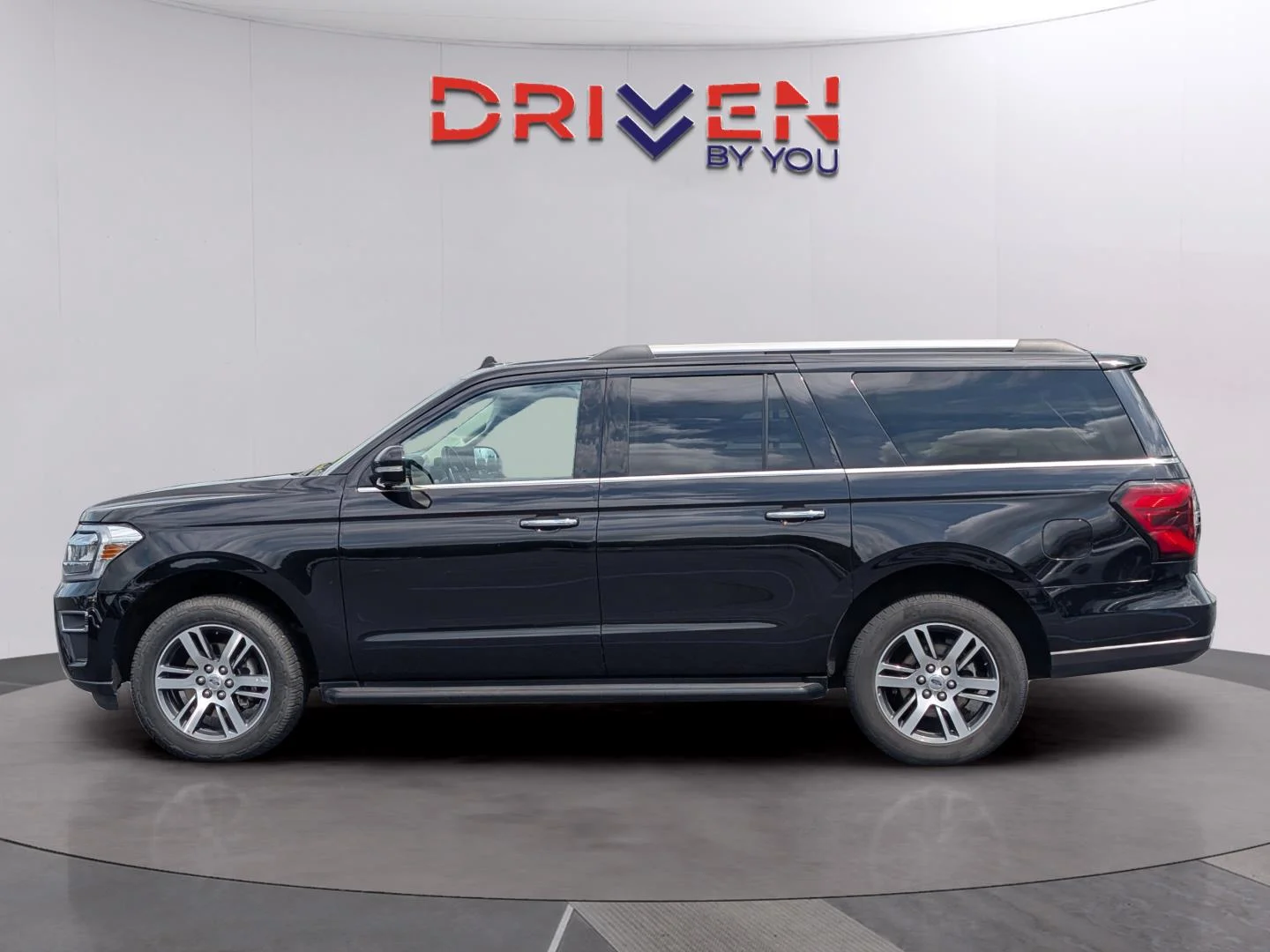 Used 2024 Agate Black Ford Limited image 2